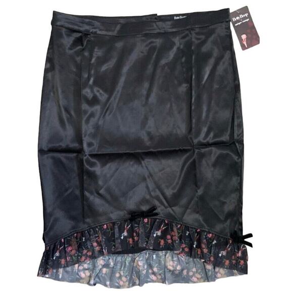 Unique Vintage Dresses & Skirts - Size 2X • 18 • Betty Boop x Unique Vintage Black Skirt Faux Leather Mesh Bottom